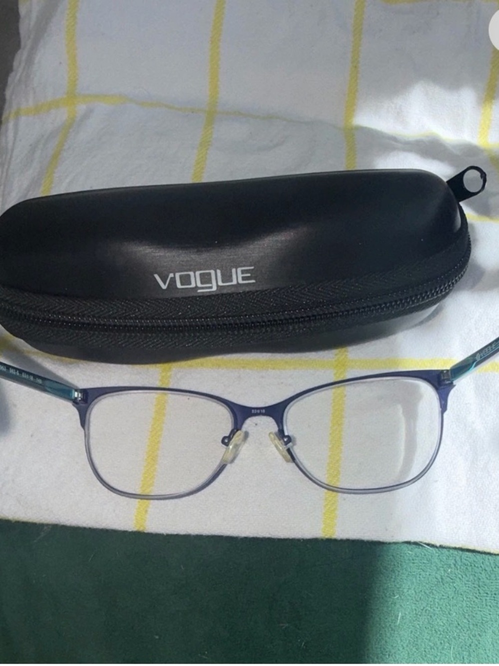 Lot of Women’s Eyeglass Frames & Cases - Vogue & Banana Republic Stylish Frames - Picture 4 of 11